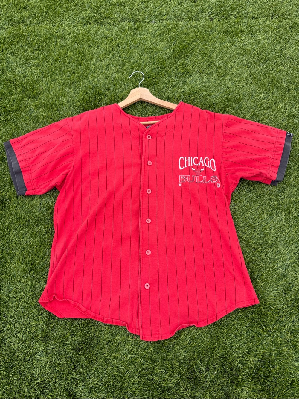 Vtg Front Row by Salem Chicago Bulls Red Pinstripe Button-Up Jersey Size L